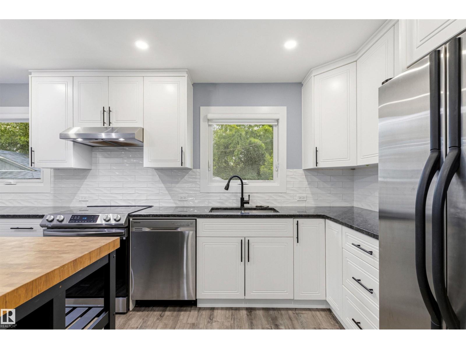 7924 89 AV NW - 12