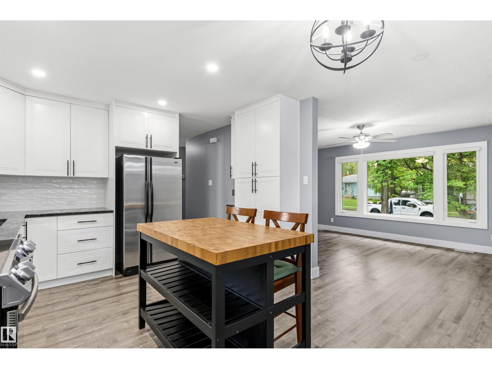 7924 89 AV NW - 13