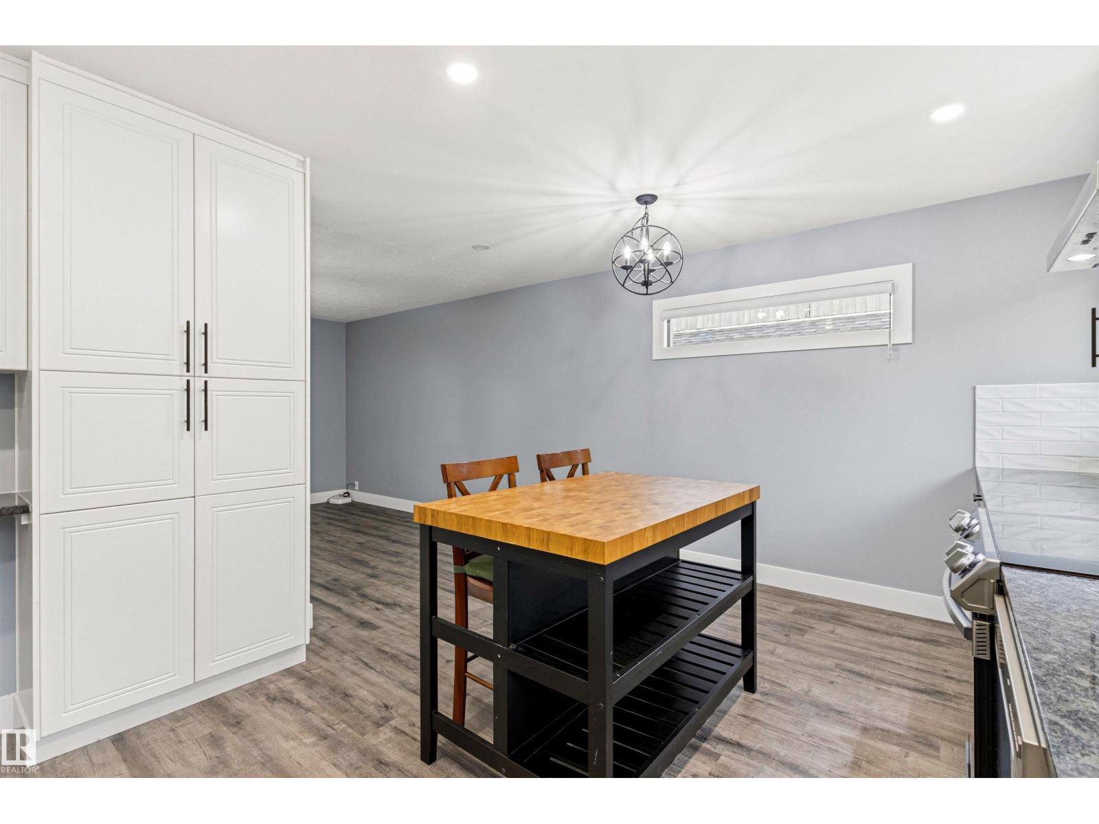 7924 89 AV NW - 15