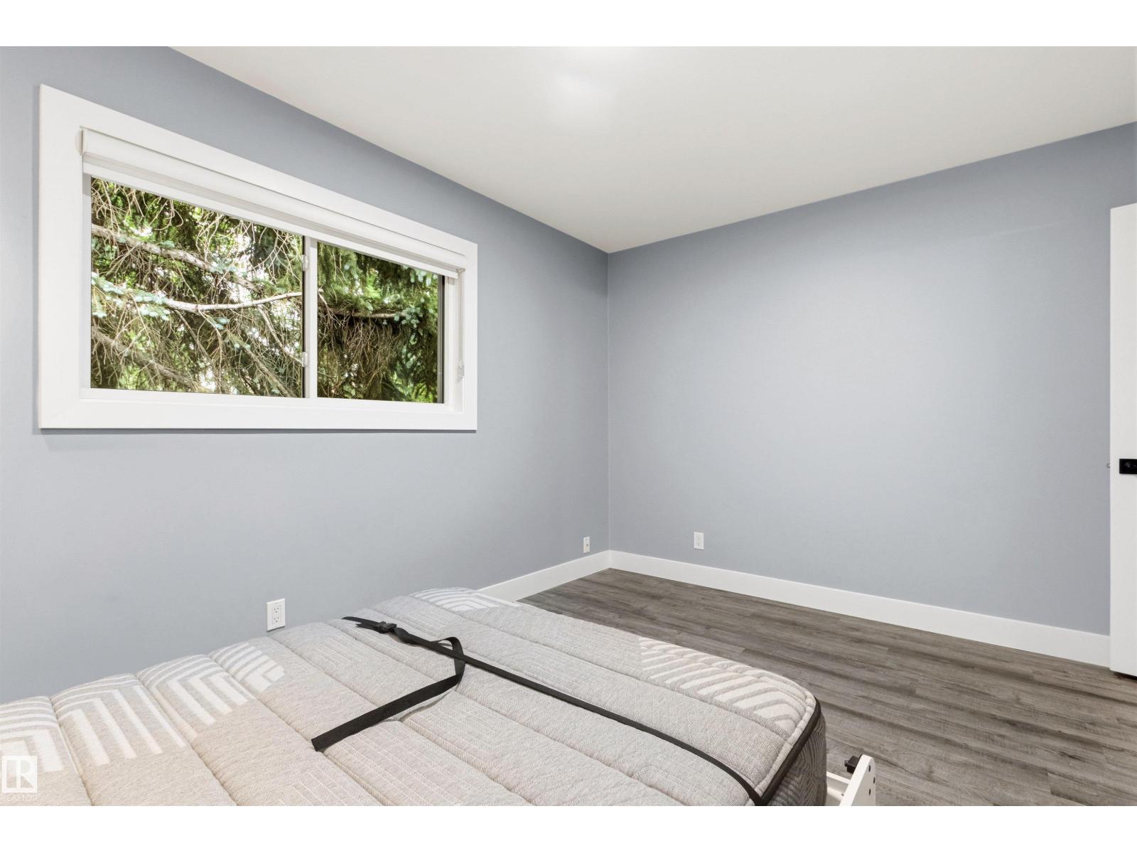 7924 89 AV NW - 20