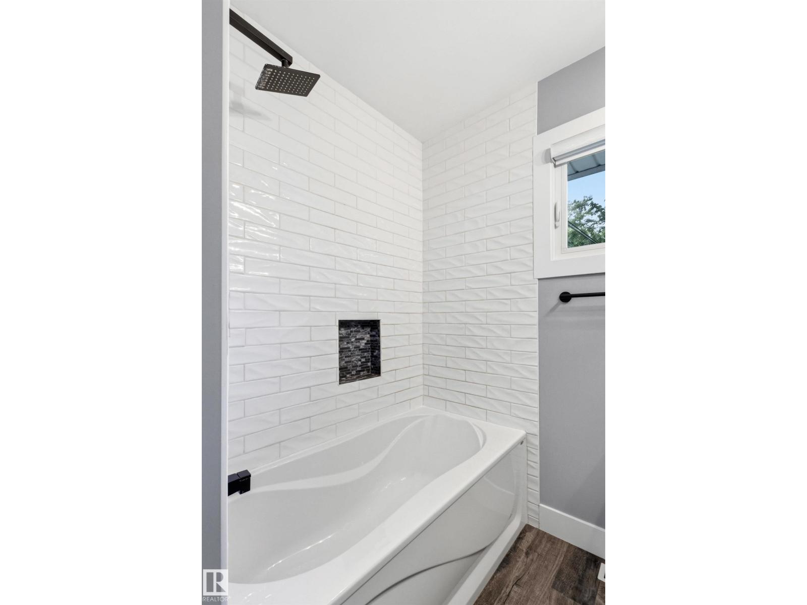 7924 89 AV NW - 26