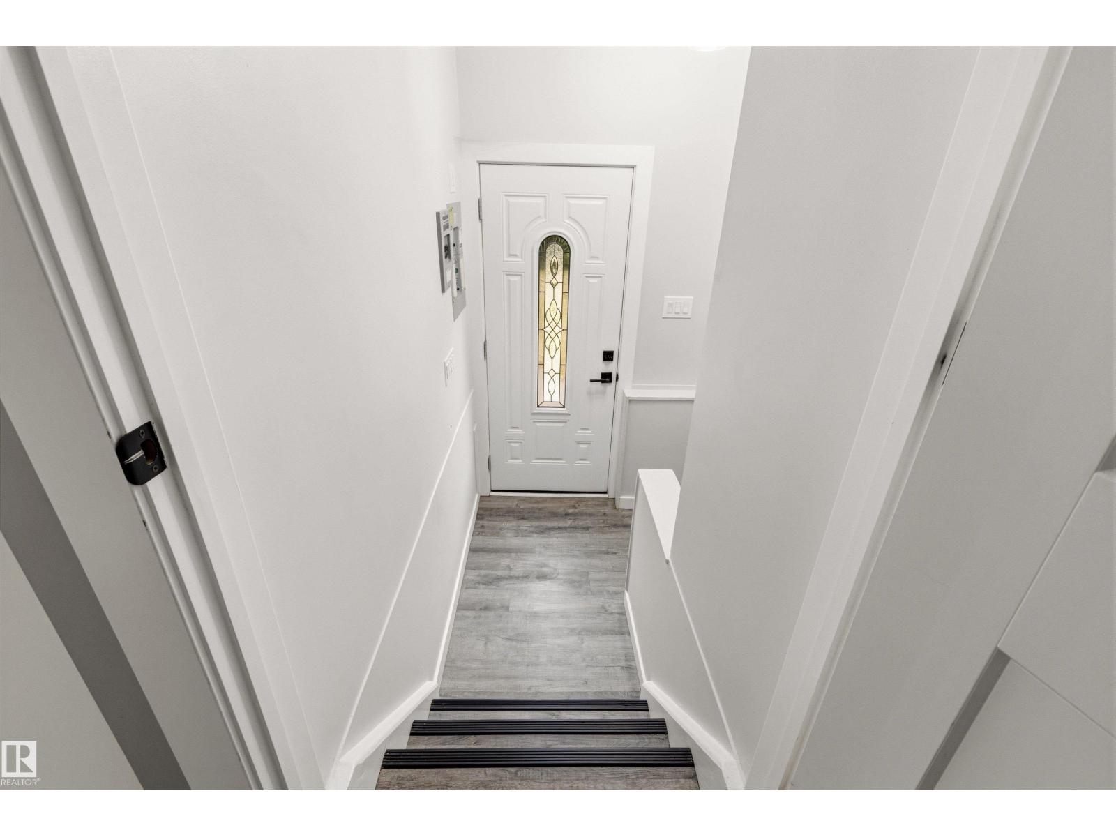 7924 89 AV NW - 28