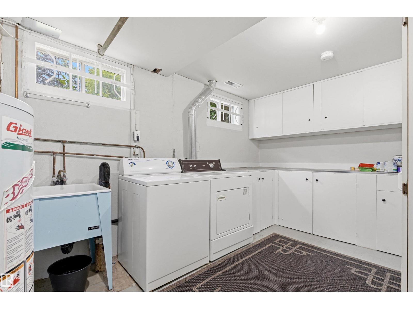 7924 89 AV NW - 46