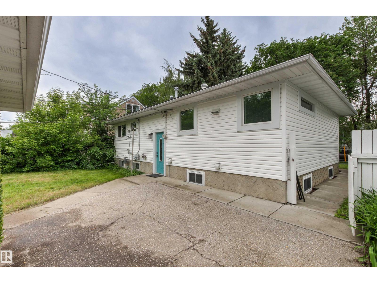 7924 89 AV NW - 48