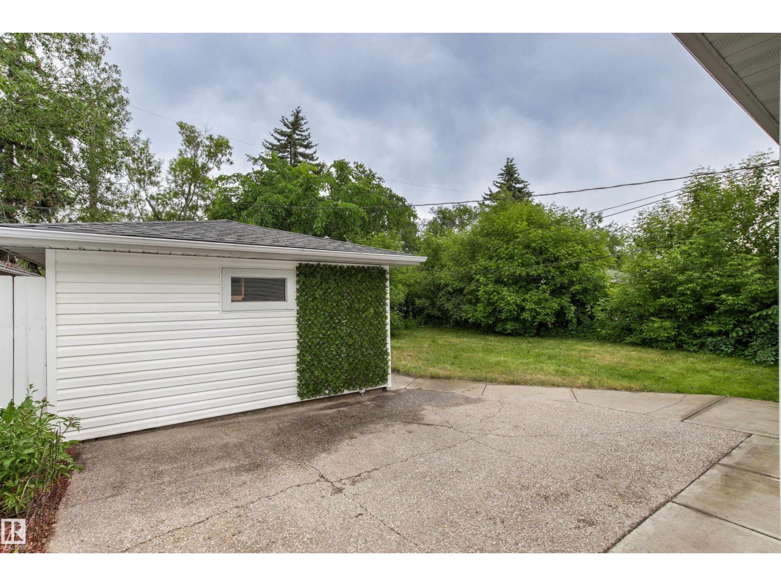 7924 89 AV NW - 49