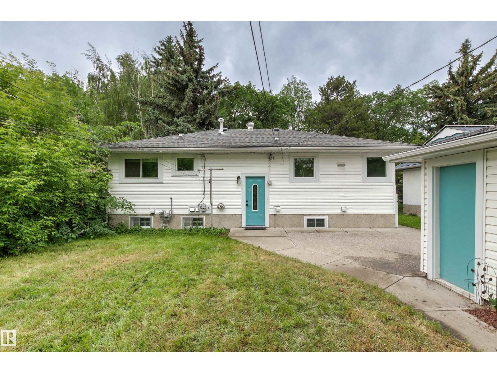 7924 89 AV NW - 52
