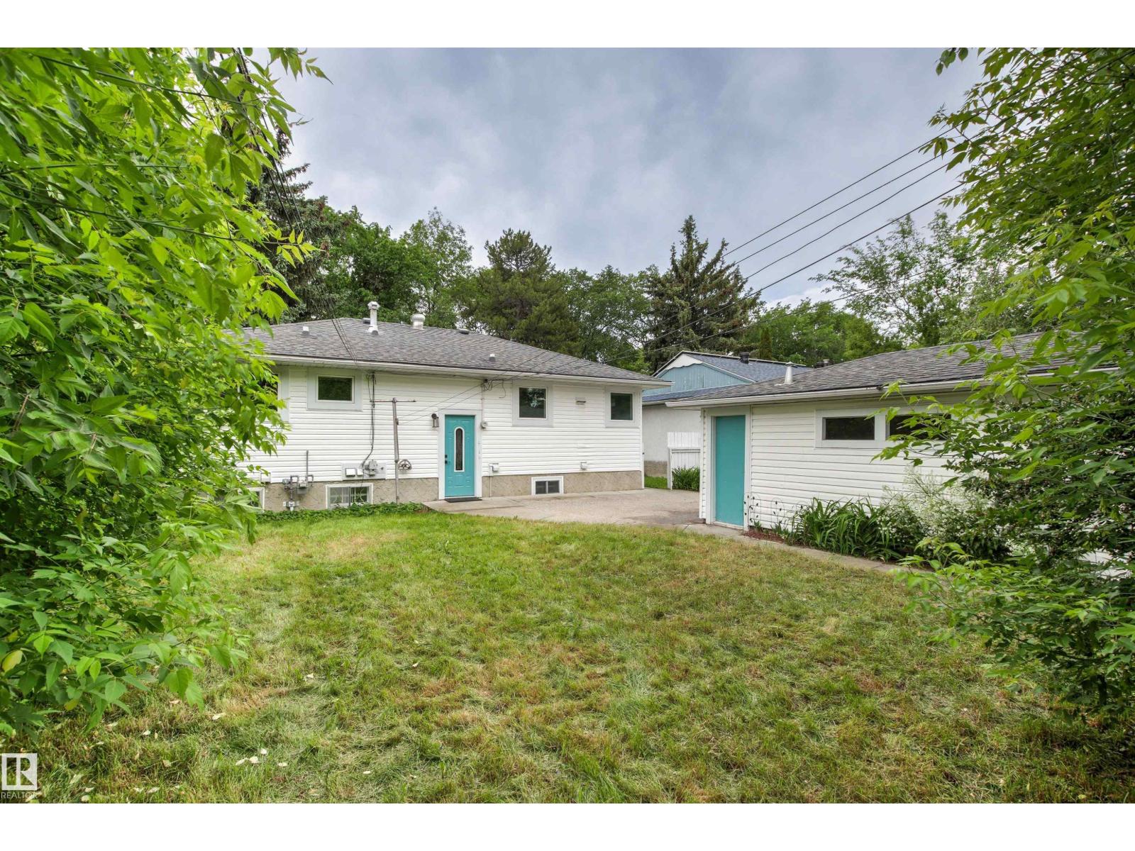 7924 89 AV NW - 53