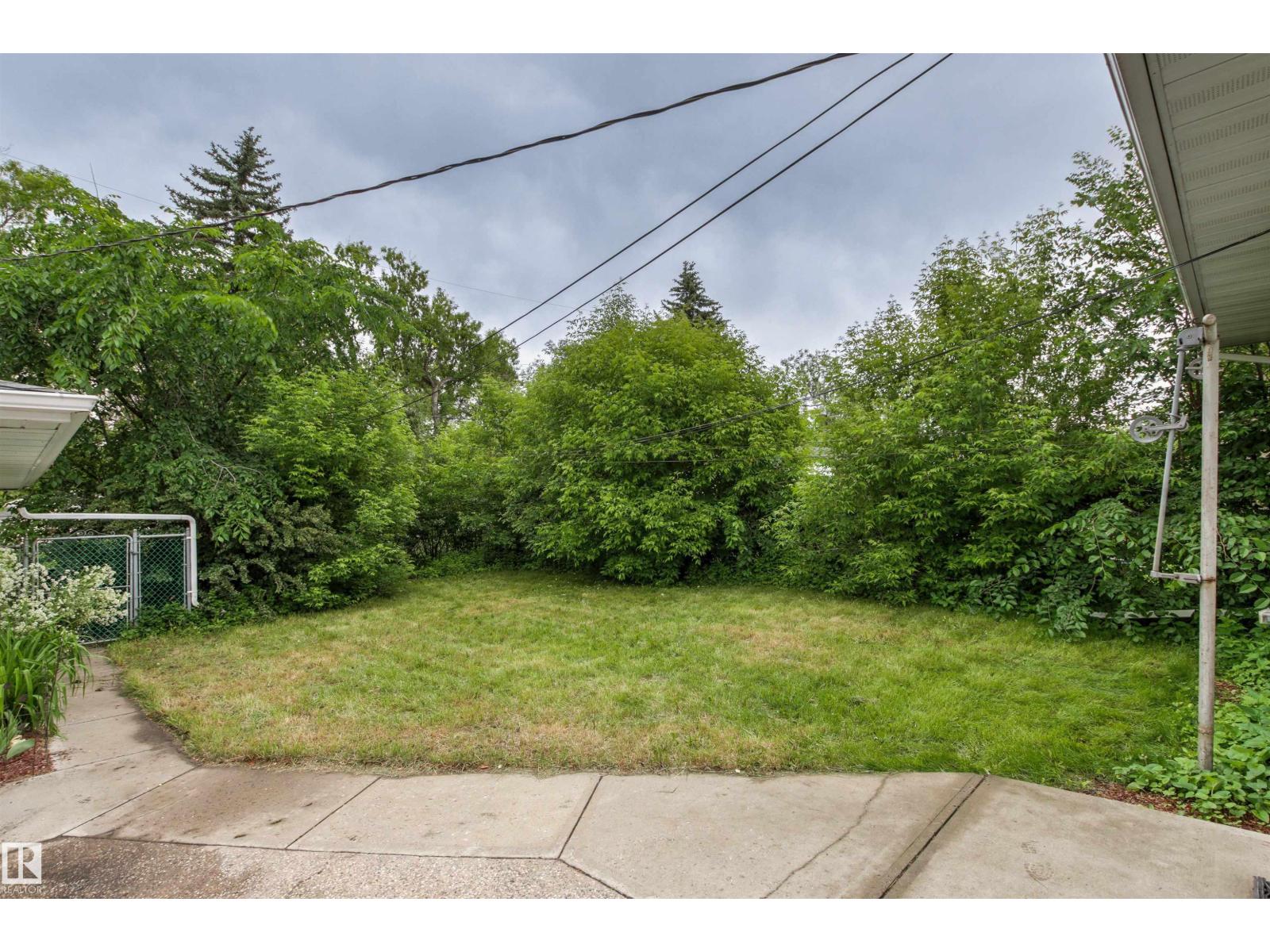 7924 89 AV NW - 55