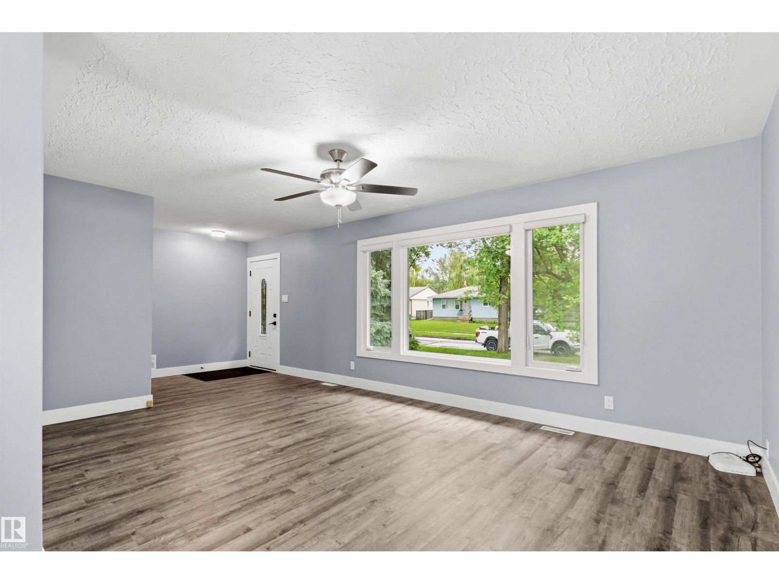 7924 89 AV NW - 6