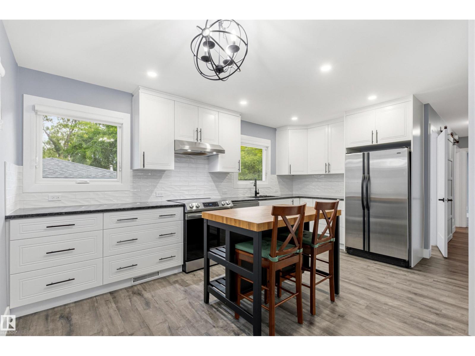 7924 89 AV NW - 8