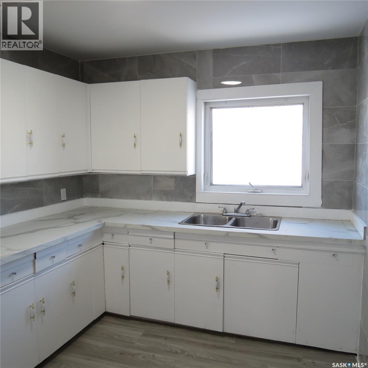 350 Osler STREET - 3