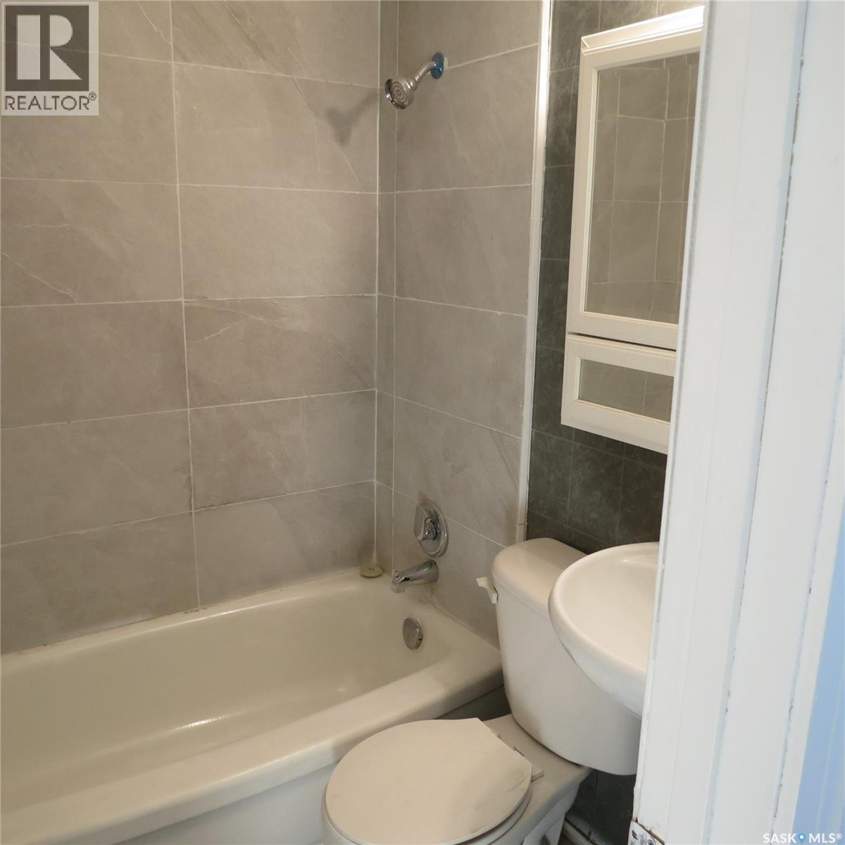 350 Osler STREET - 4