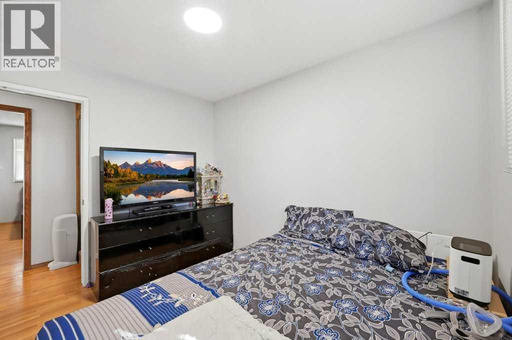 2415 Vista Crescent NE - 20