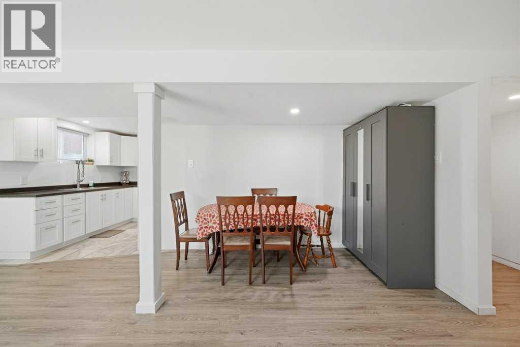 2415 Vista Crescent NE - 30