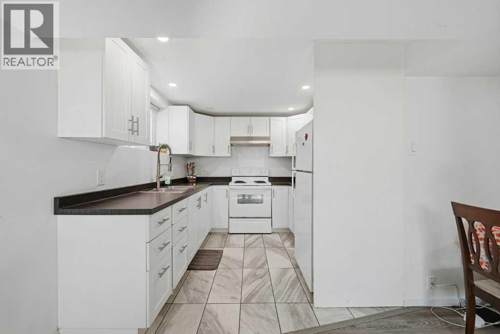 2415 Vista Crescent NE - 32