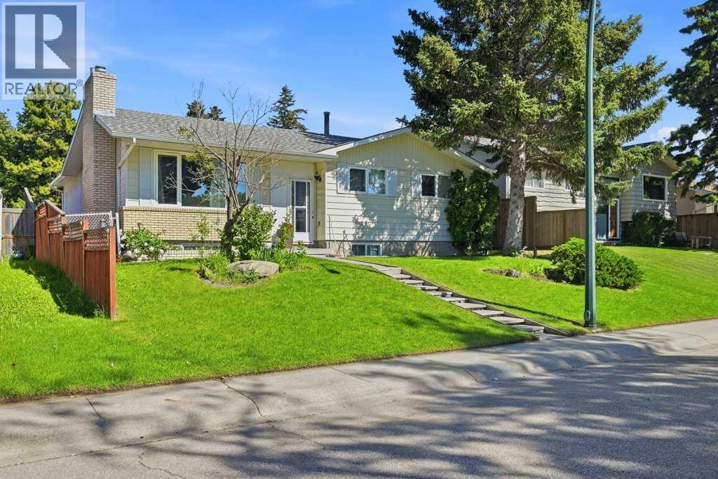 2415 Vista Crescent NE - 3