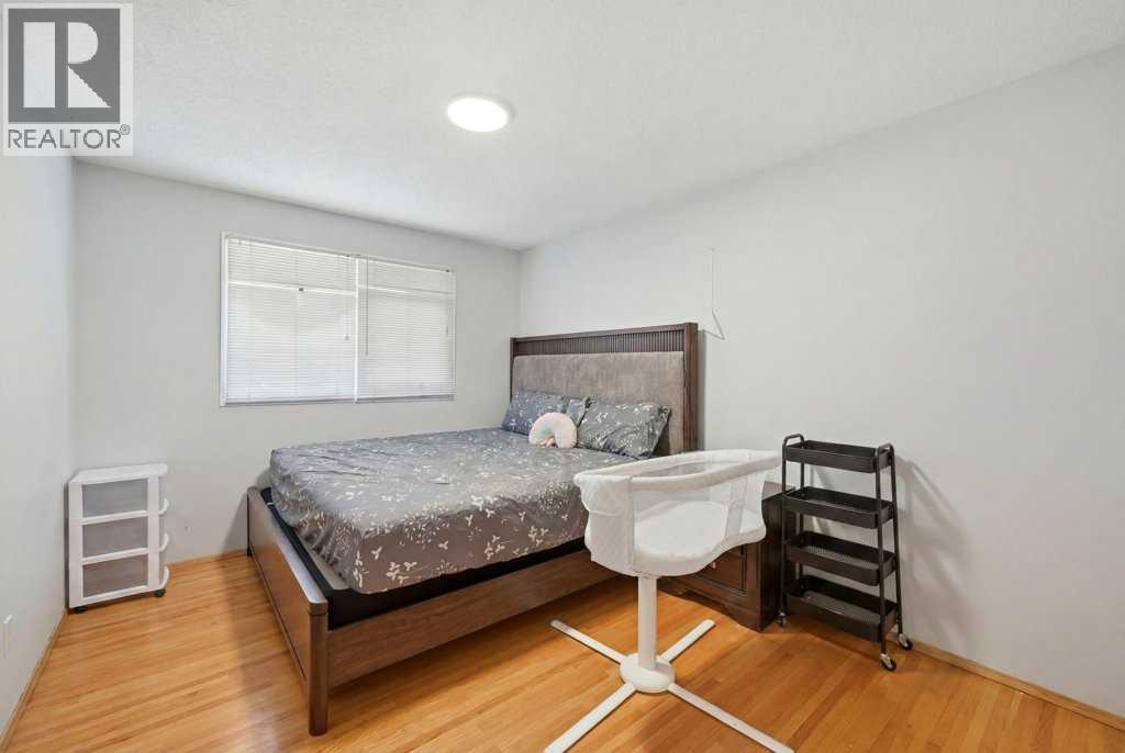 2415 Vista Crescent NE - 17