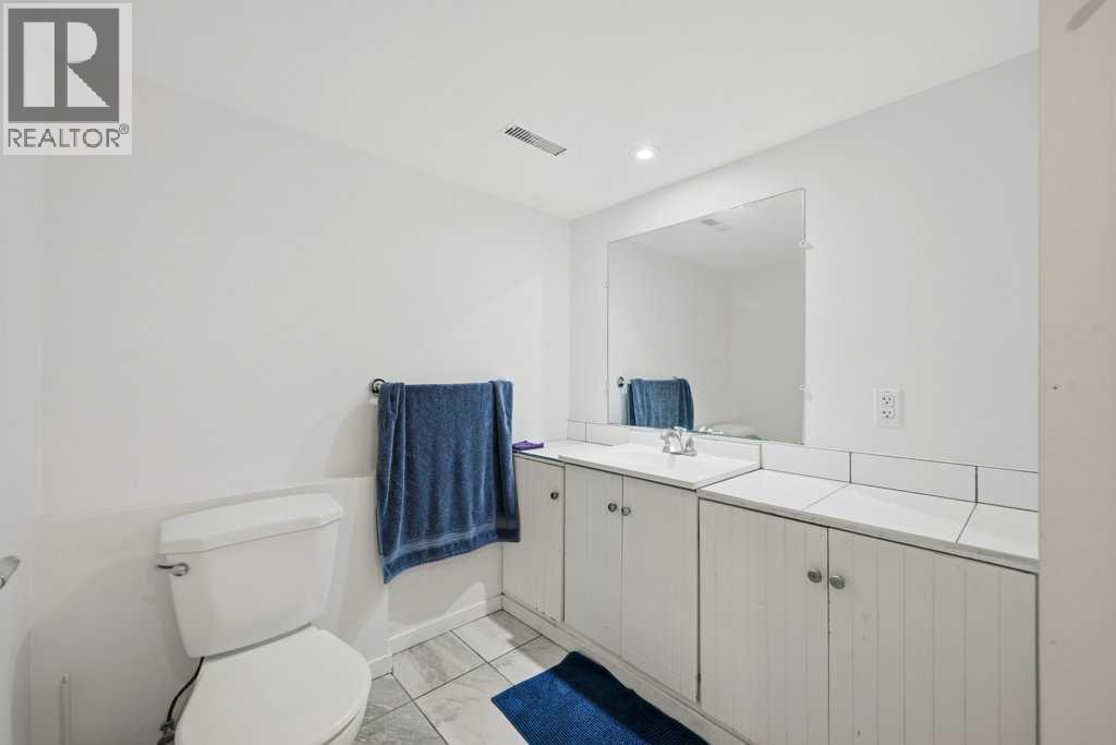2415 Vista Crescent NE - 38