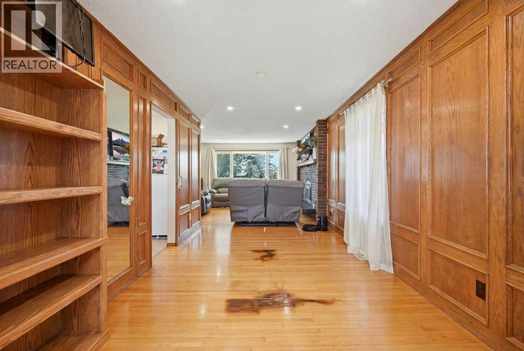 2415 Vista Crescent NE - 10