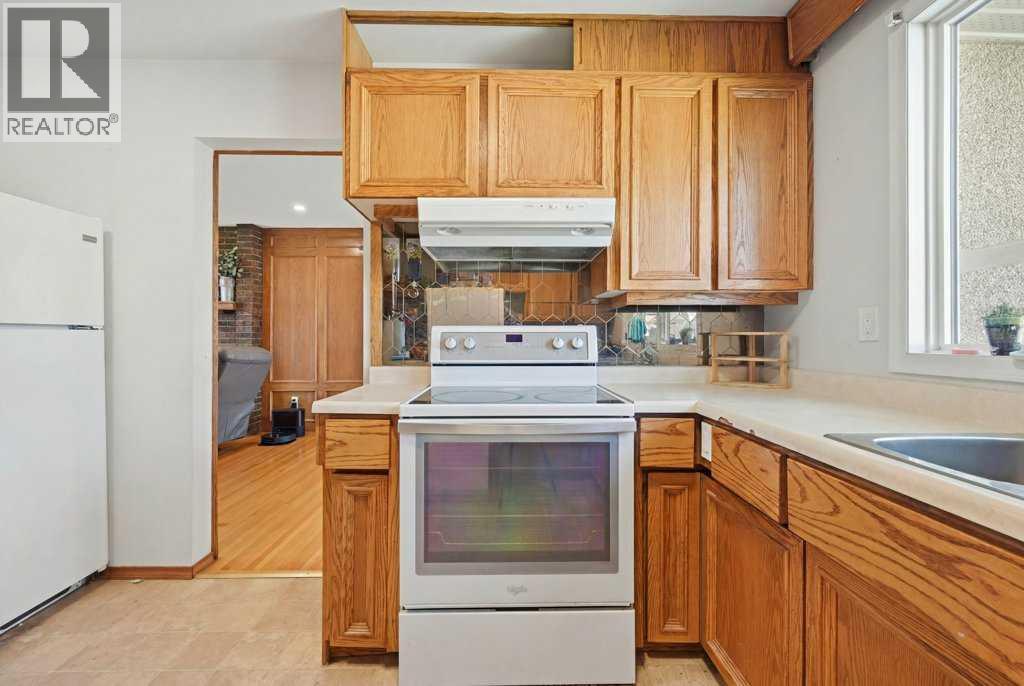 2415 Vista Crescent NE - 15