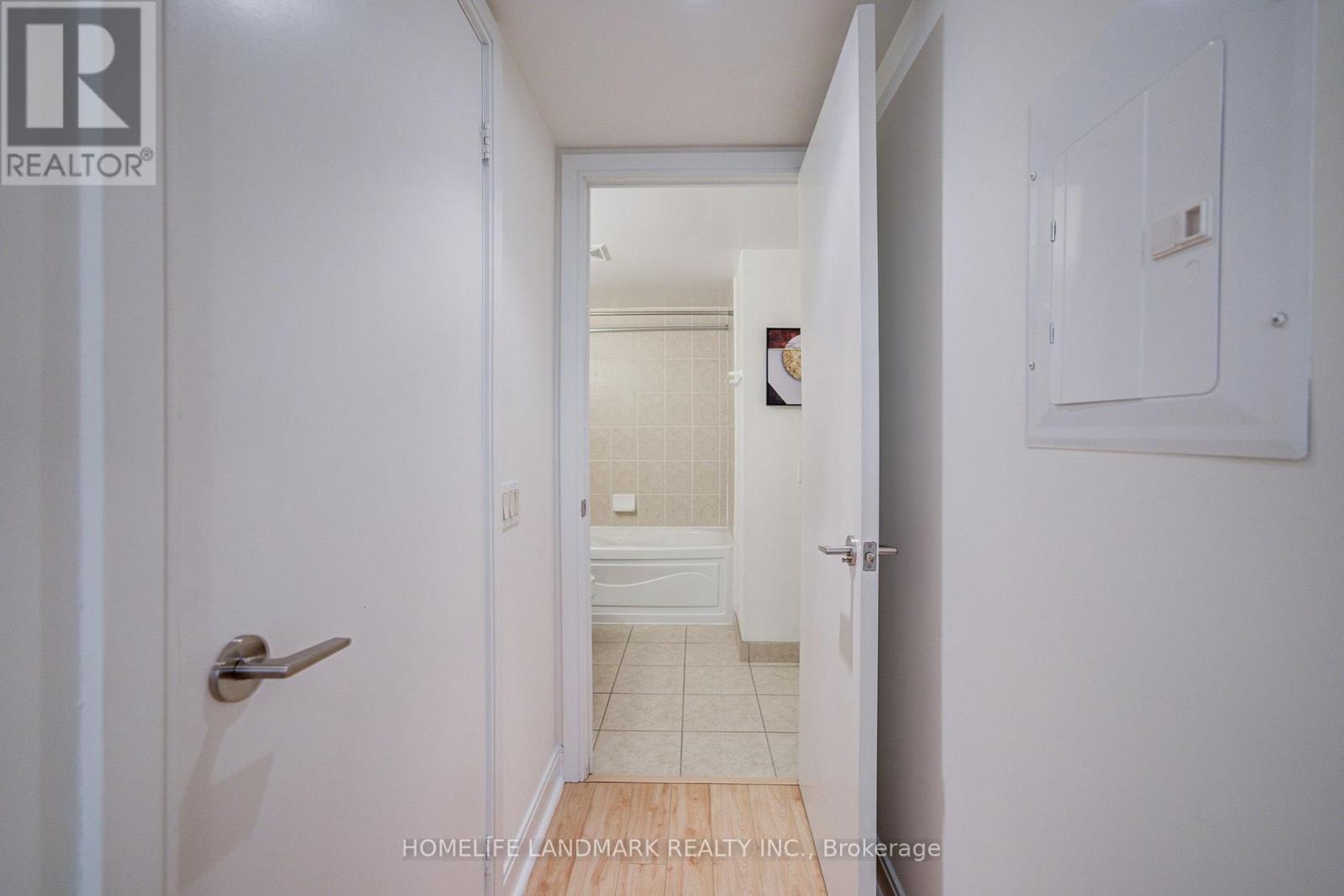 #2238 35 VIKING LANE - 25