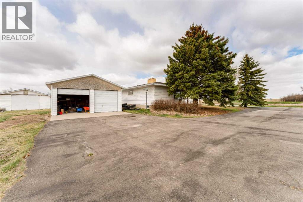 145005 TWP RD 4-0 - 37