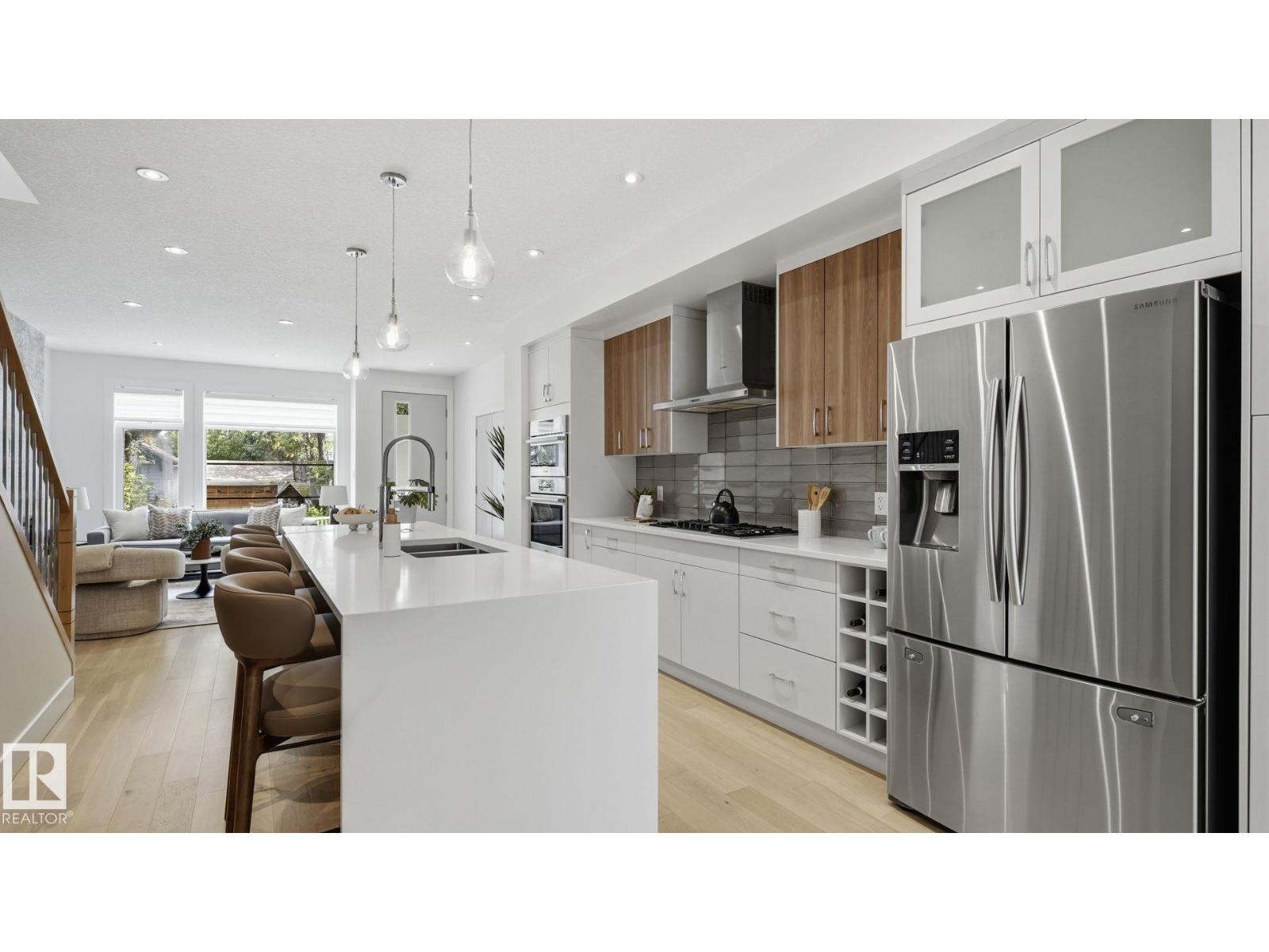 10964 123 ST NW - 8