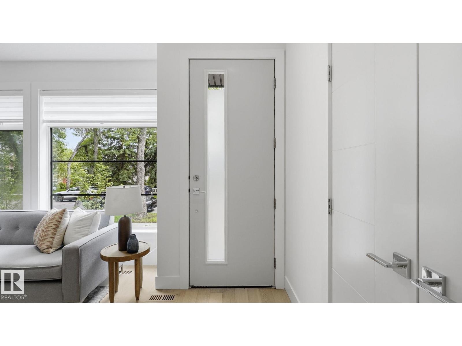 10964 123 ST NW - 4