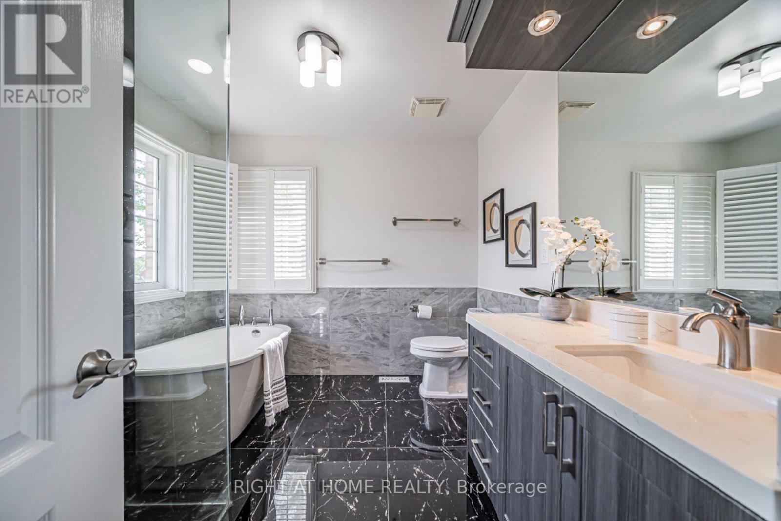 66 LARKMEAD CRESCENT - Image 24