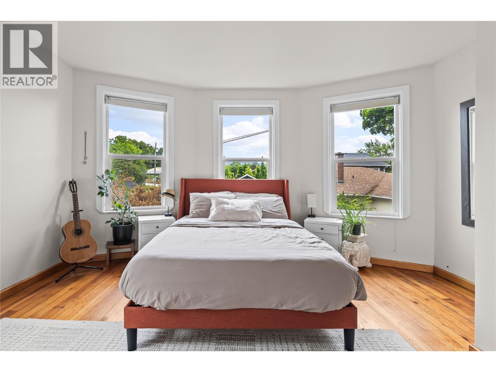 3002 25 Street - 30