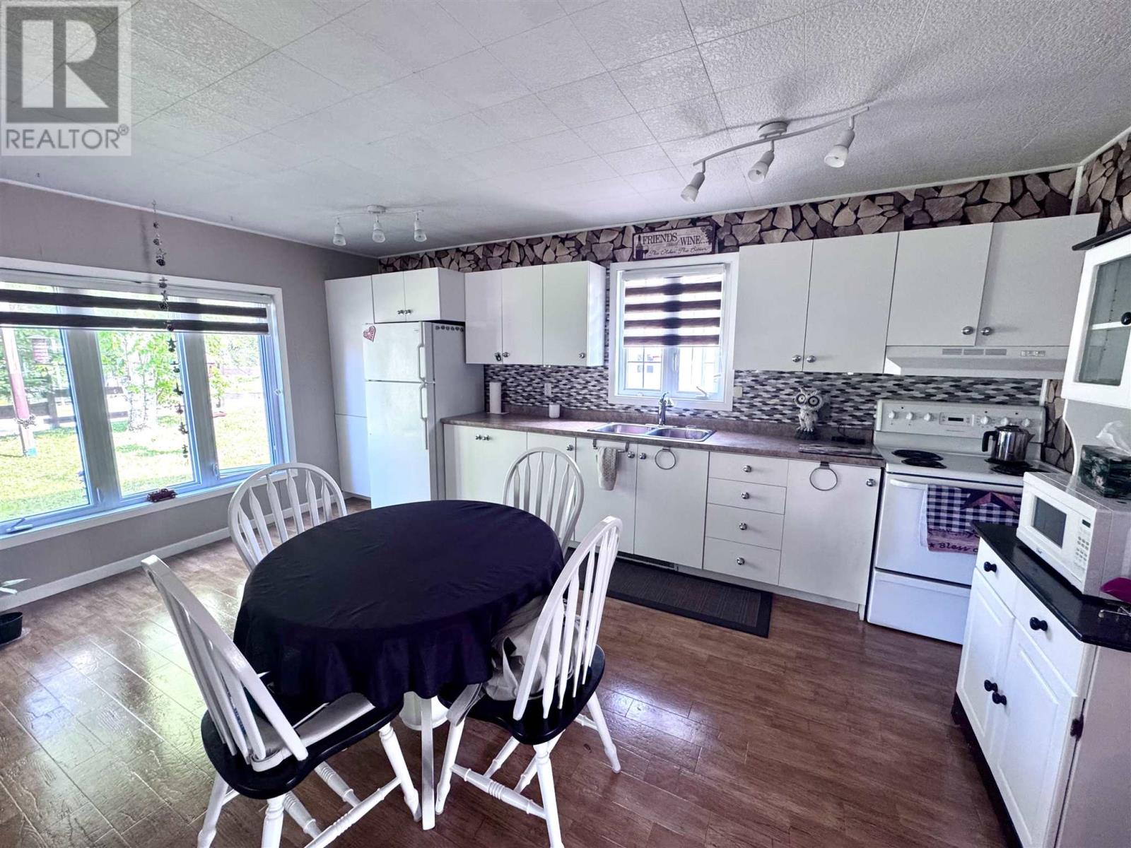 1142 Fantham Rd - 7