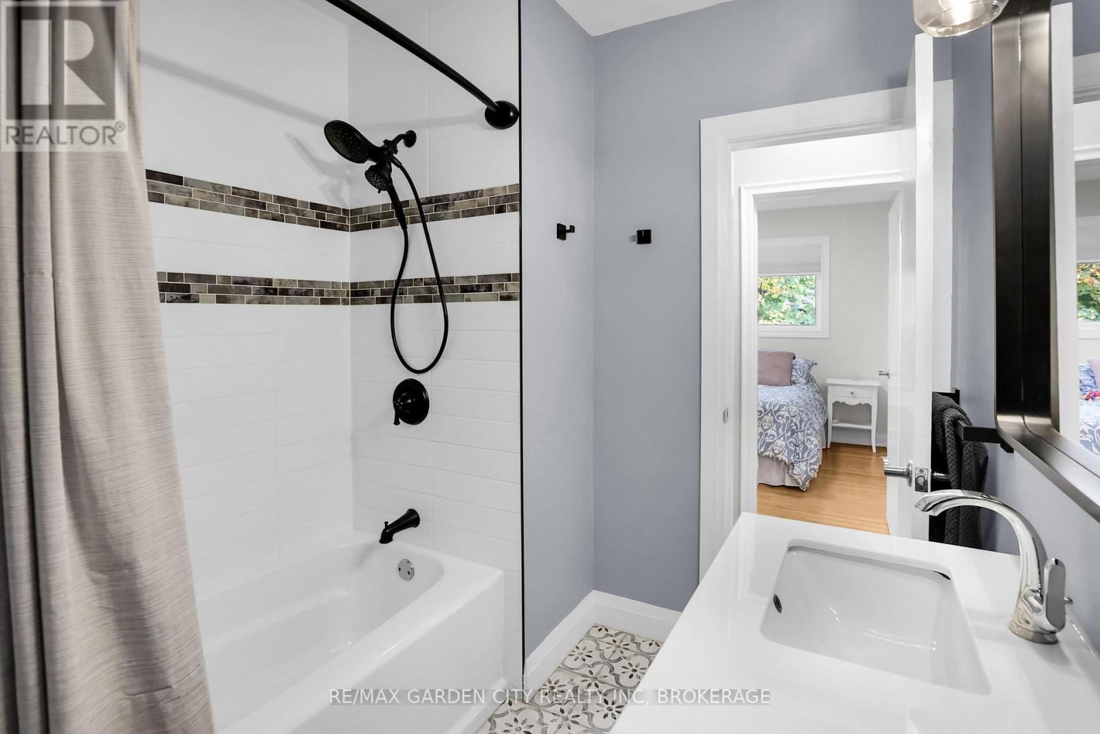 26 MILLWARD AVENUE - 17
