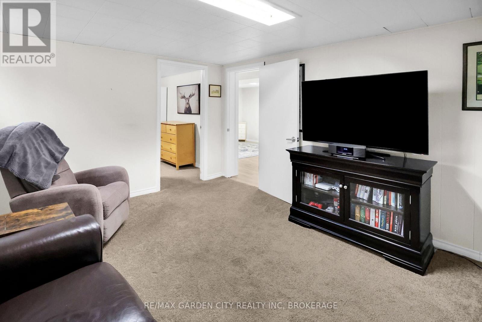 26 MILLWARD AVENUE - 22