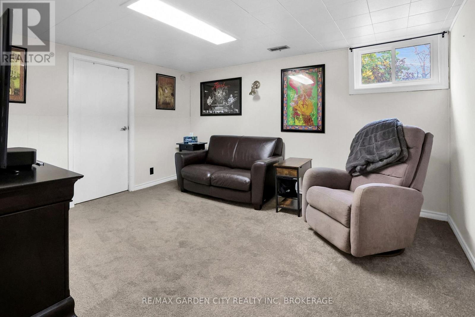 26 MILLWARD AVENUE - 23