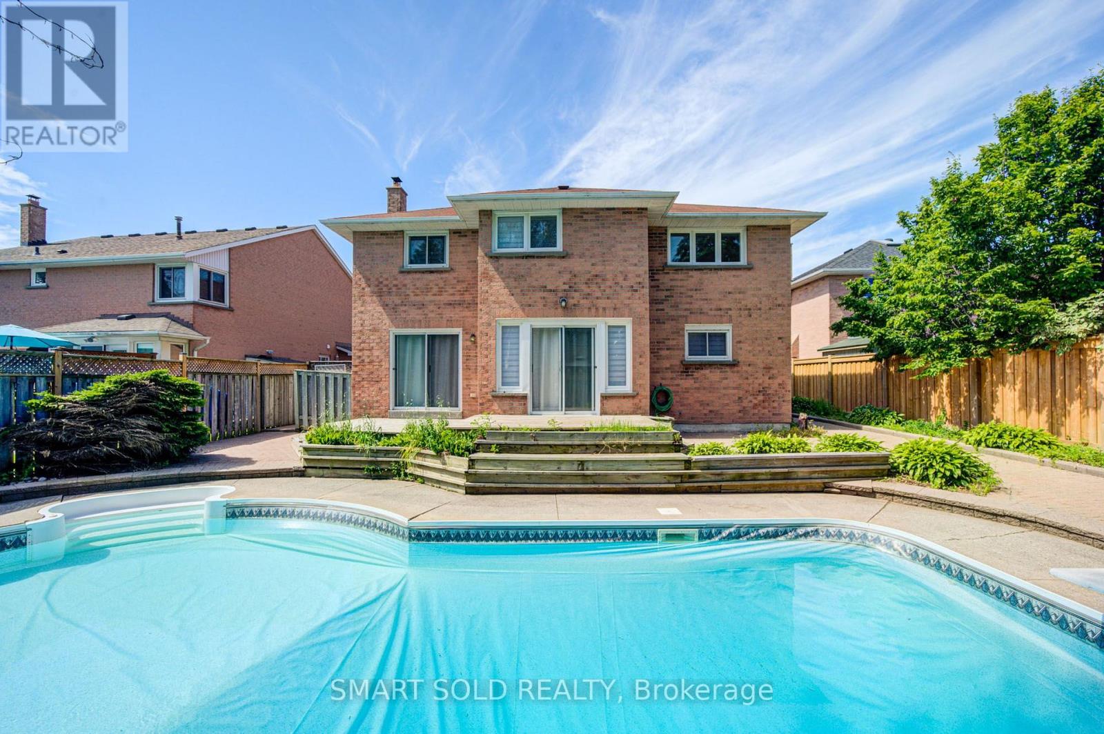 33 LOVE CRESCENT - 47