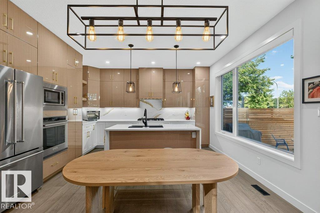 6005 107 ST NW - 14