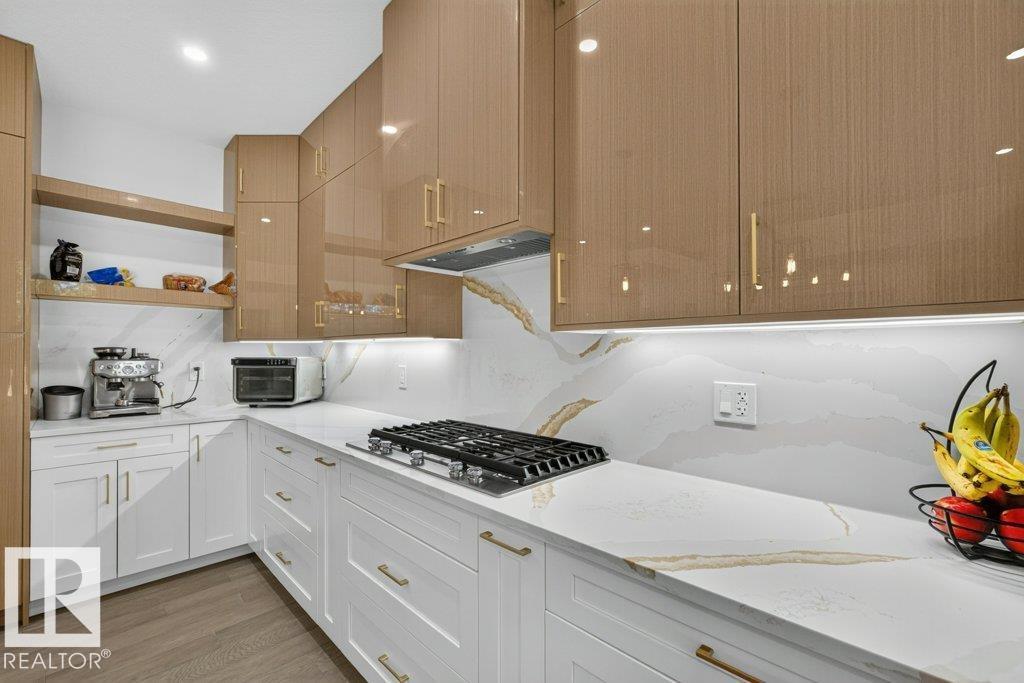 6005 107 ST NW - 18