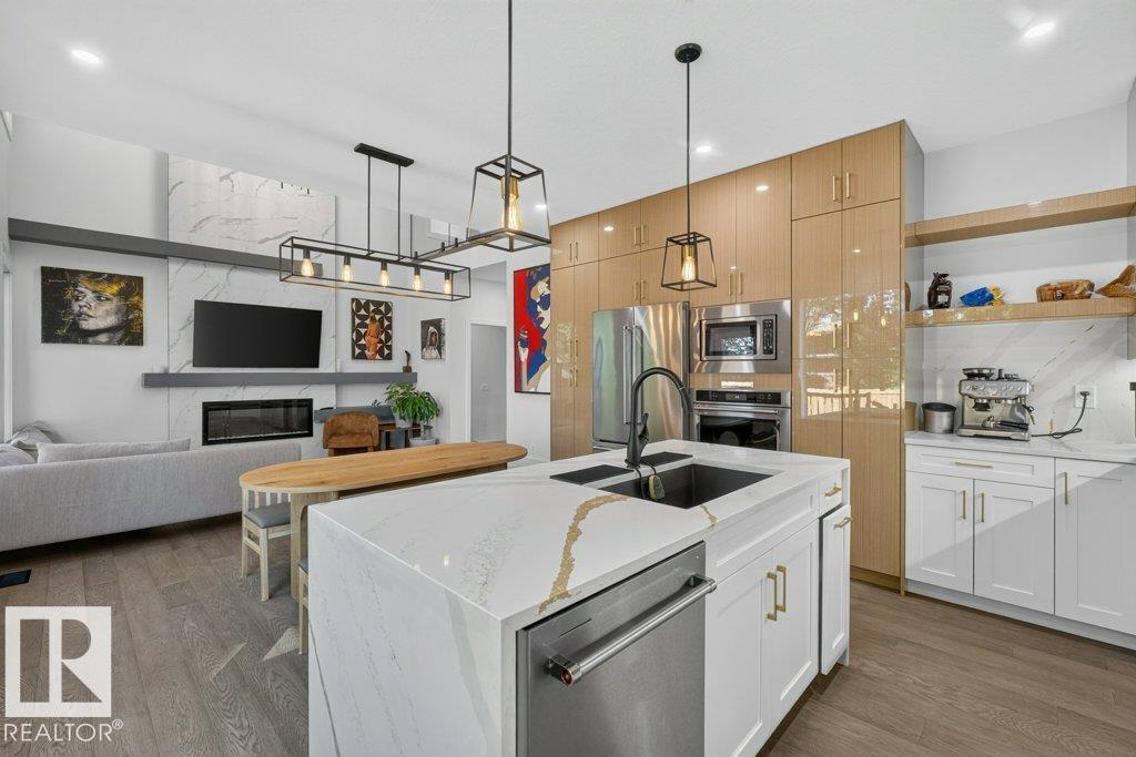 6005 107 ST NW - 19