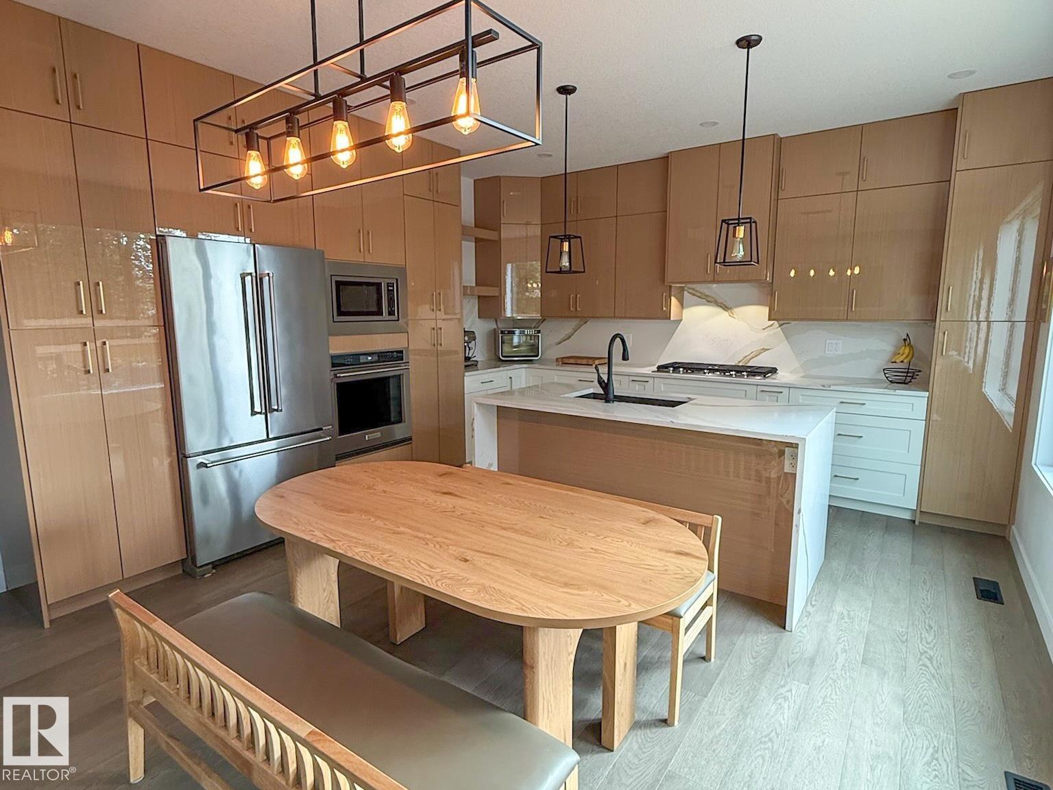 6005 107 ST NW - 15
