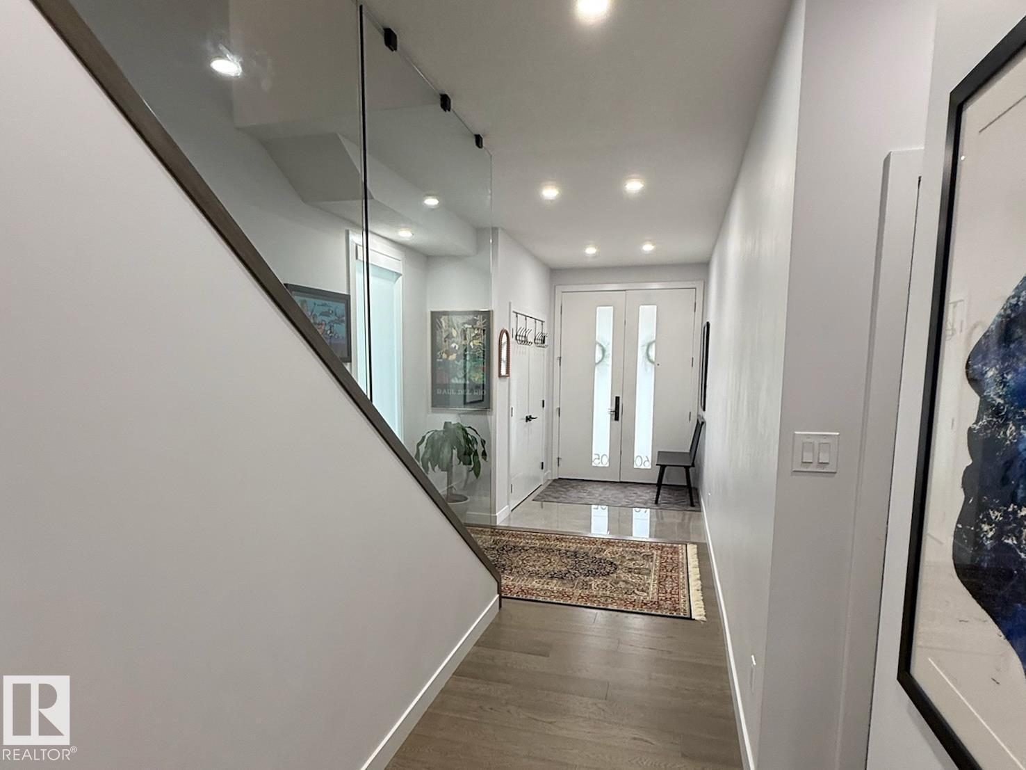 6005 107 ST NW - 23