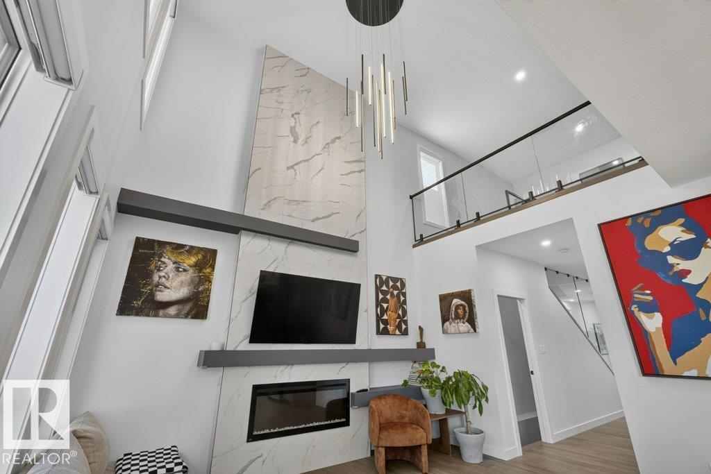 6005 107 ST NW - 9