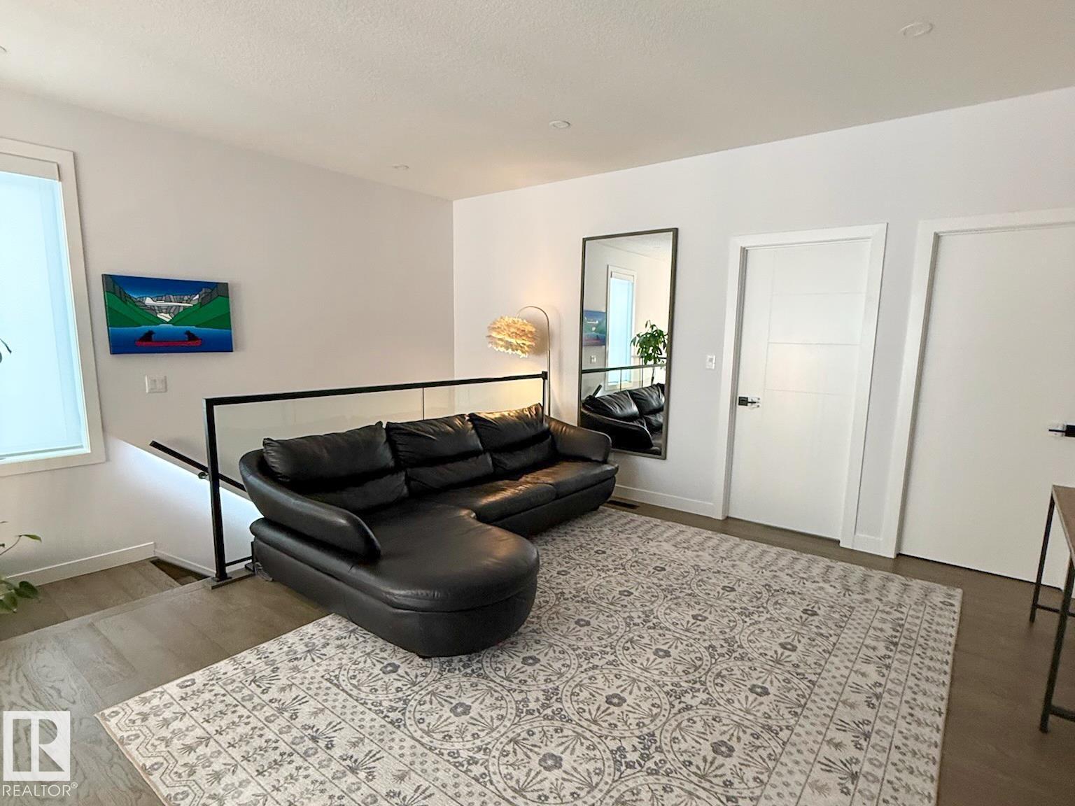 6005 107 ST NW - 27