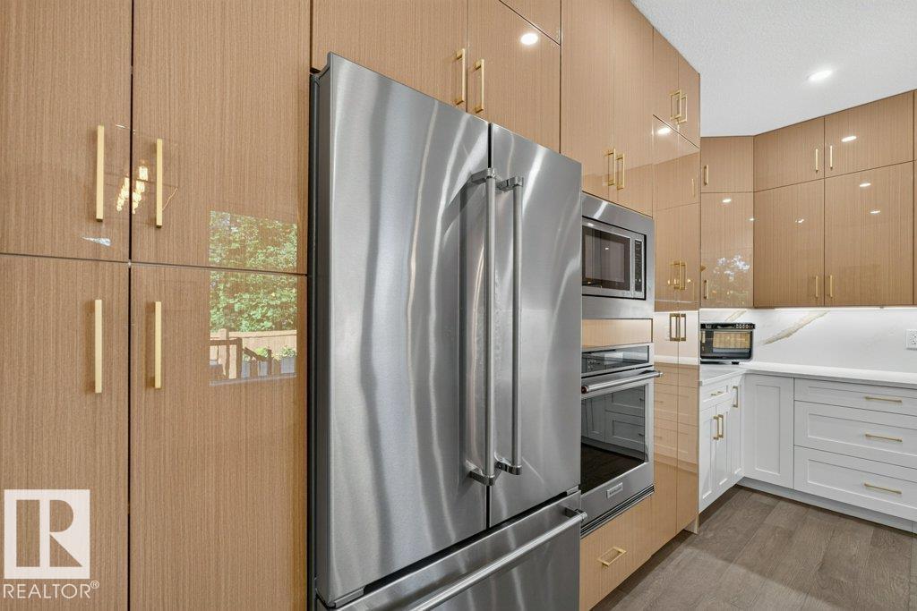6005 107 ST NW - 17