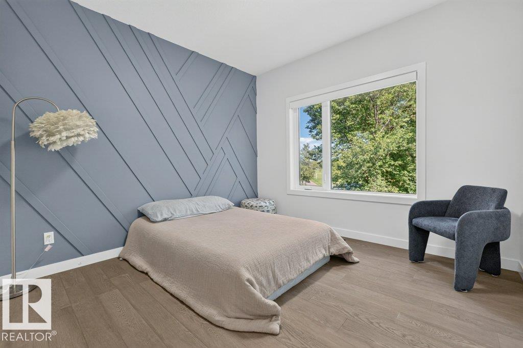 6005 107 ST NW - 40