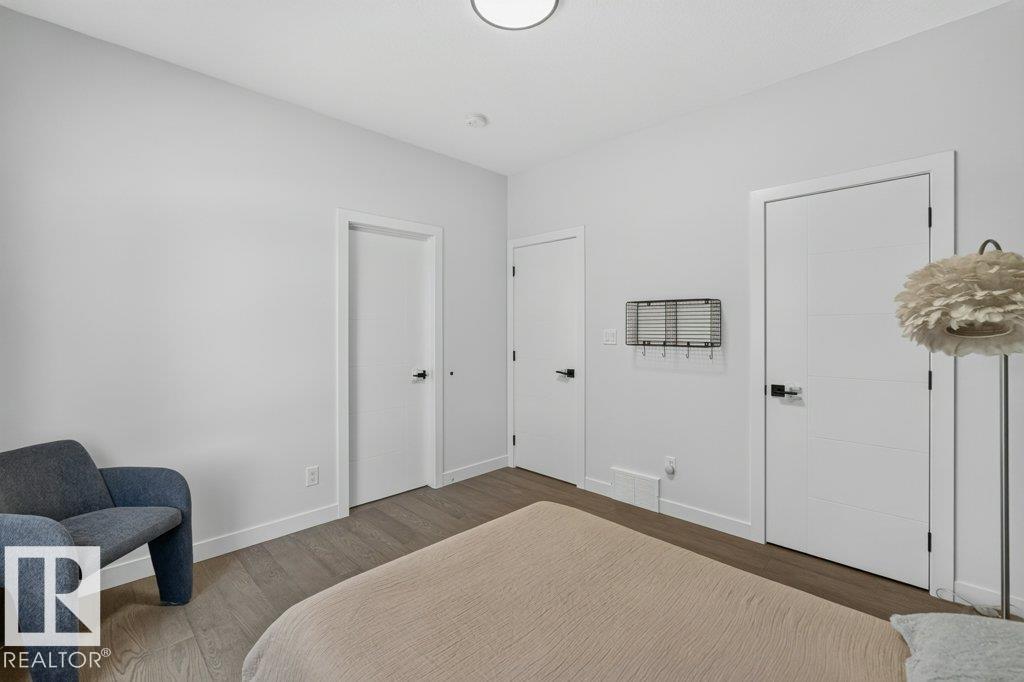 6005 107 ST NW - 41