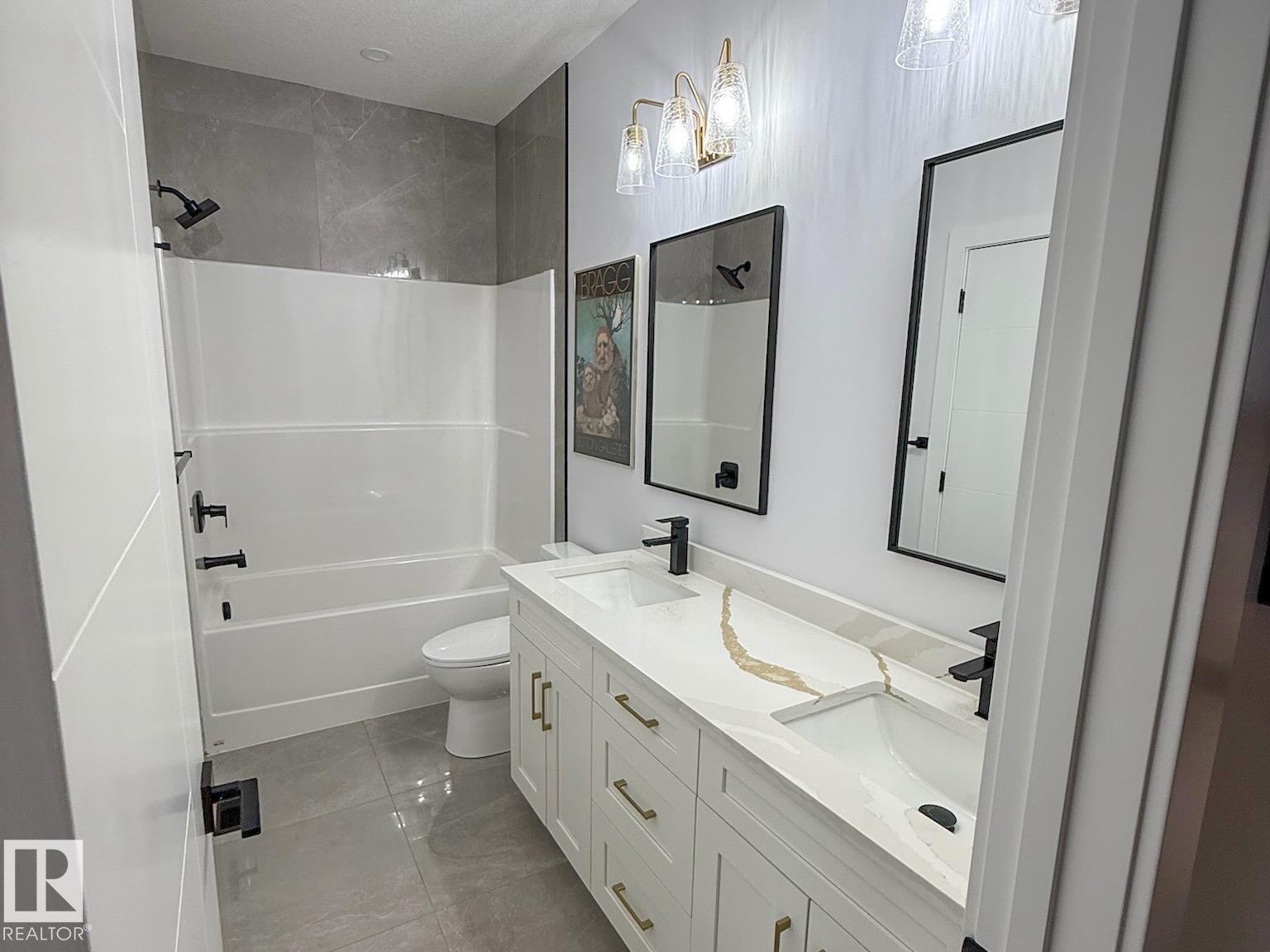 6005 107 ST NW - 44