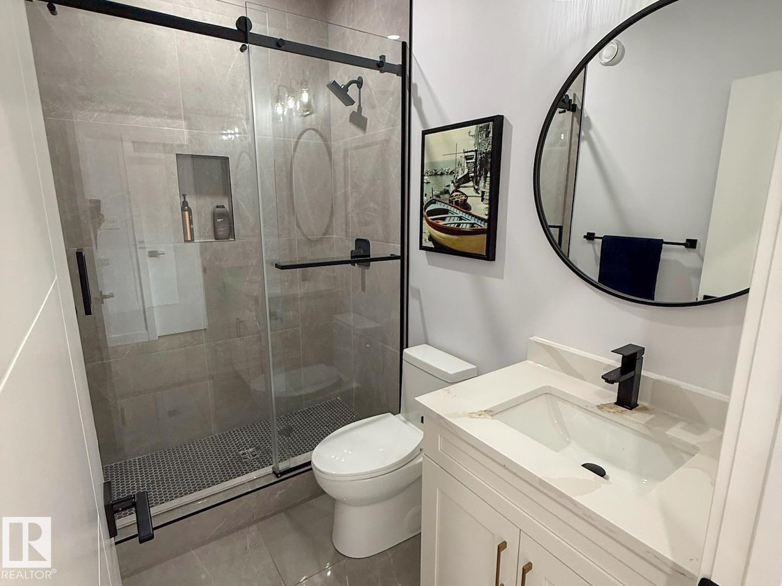 6005 107 ST NW - 21