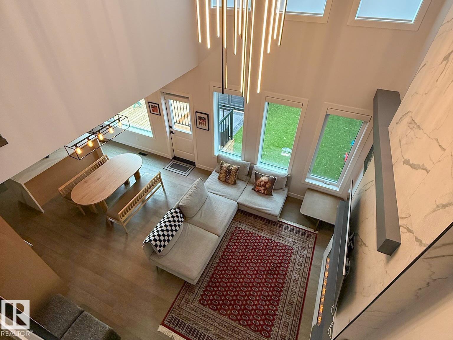 6005 107 ST NW - 30