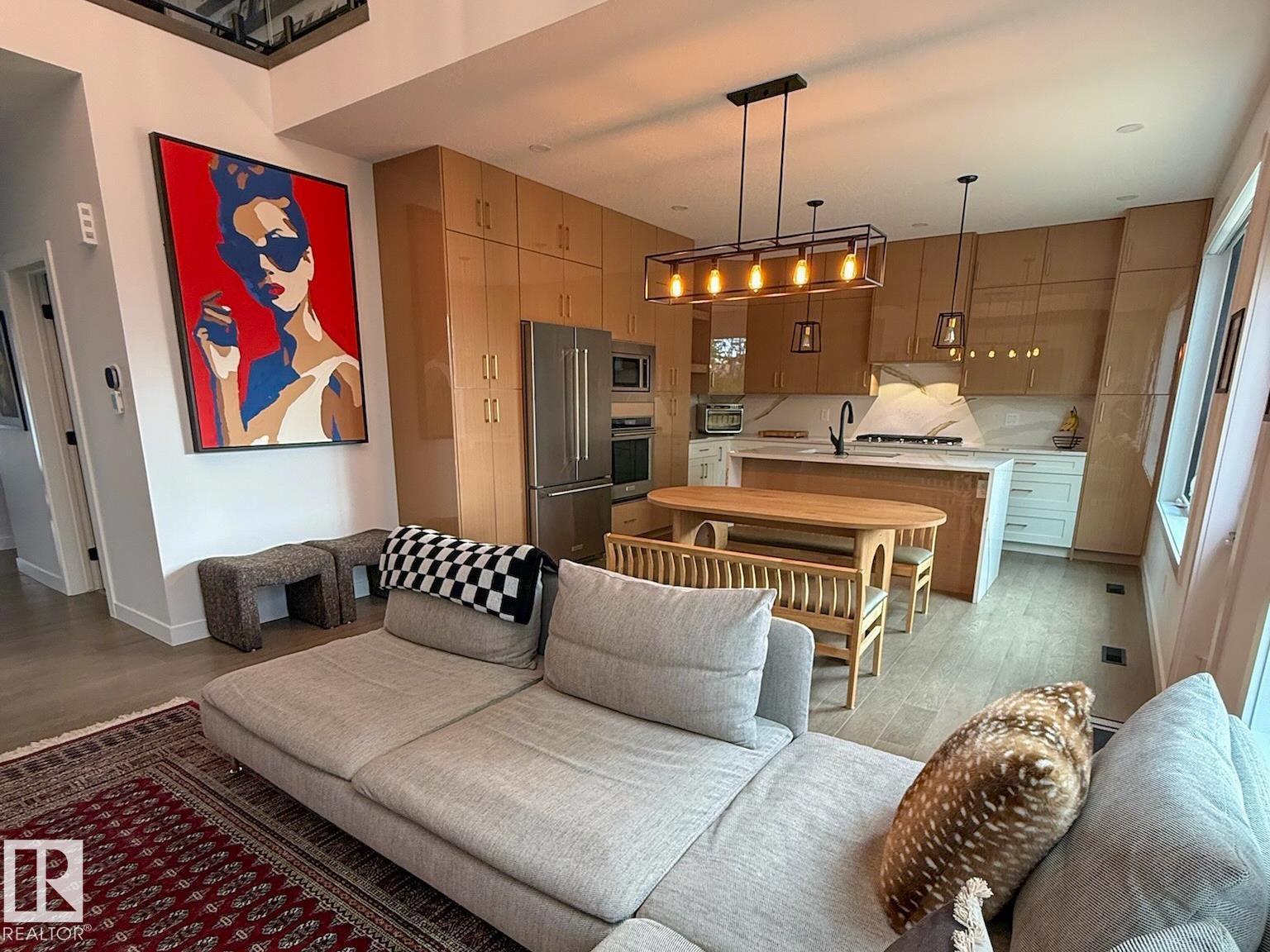 6005 107 ST NW - 12