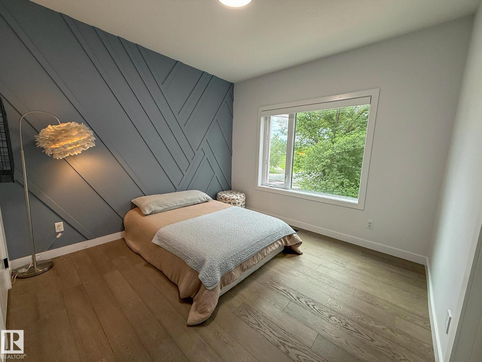 6005 107 ST NW - 43